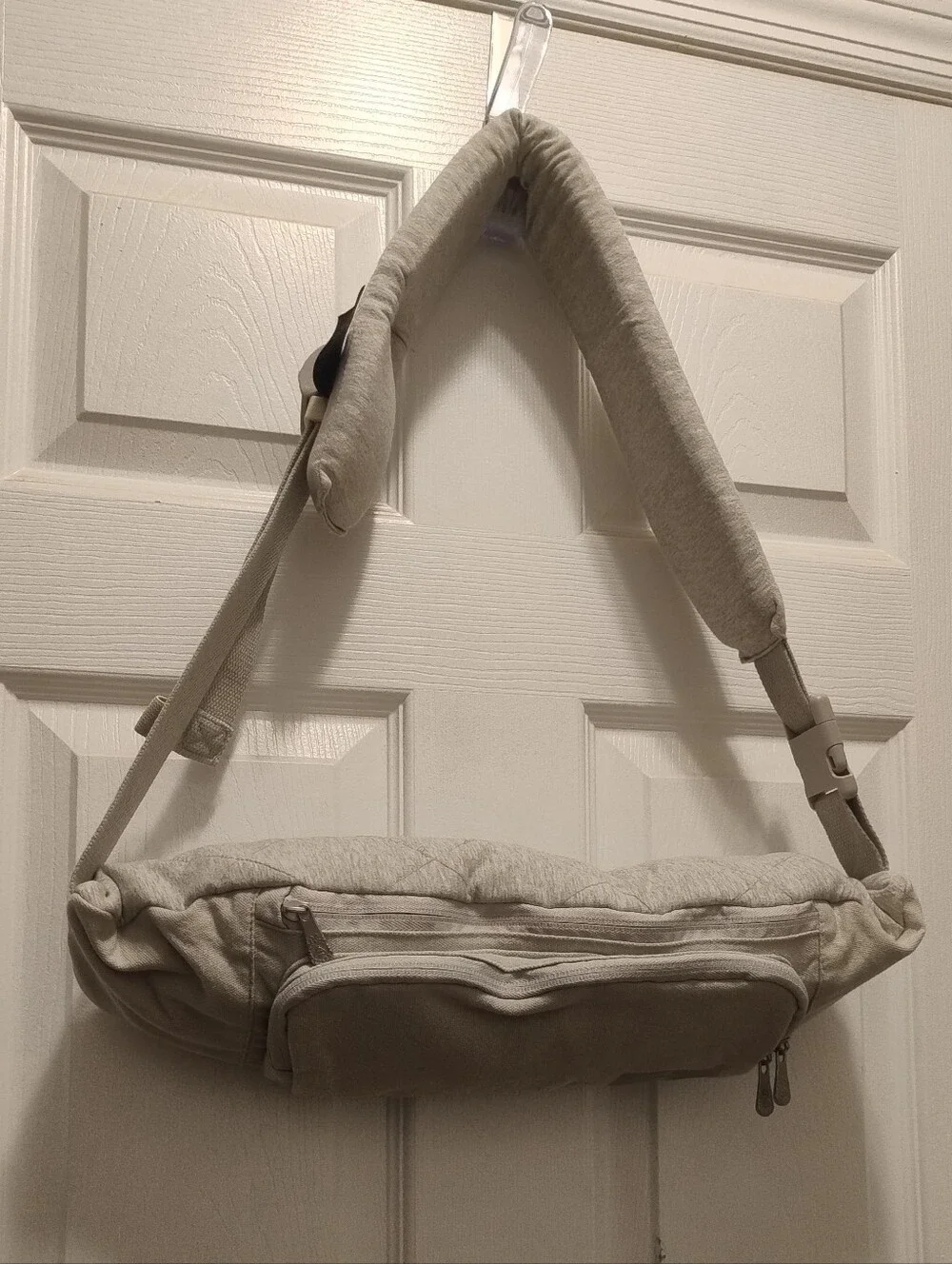 Classic Humble-Bee Light Gray Nurse-sling with Carrying Bag